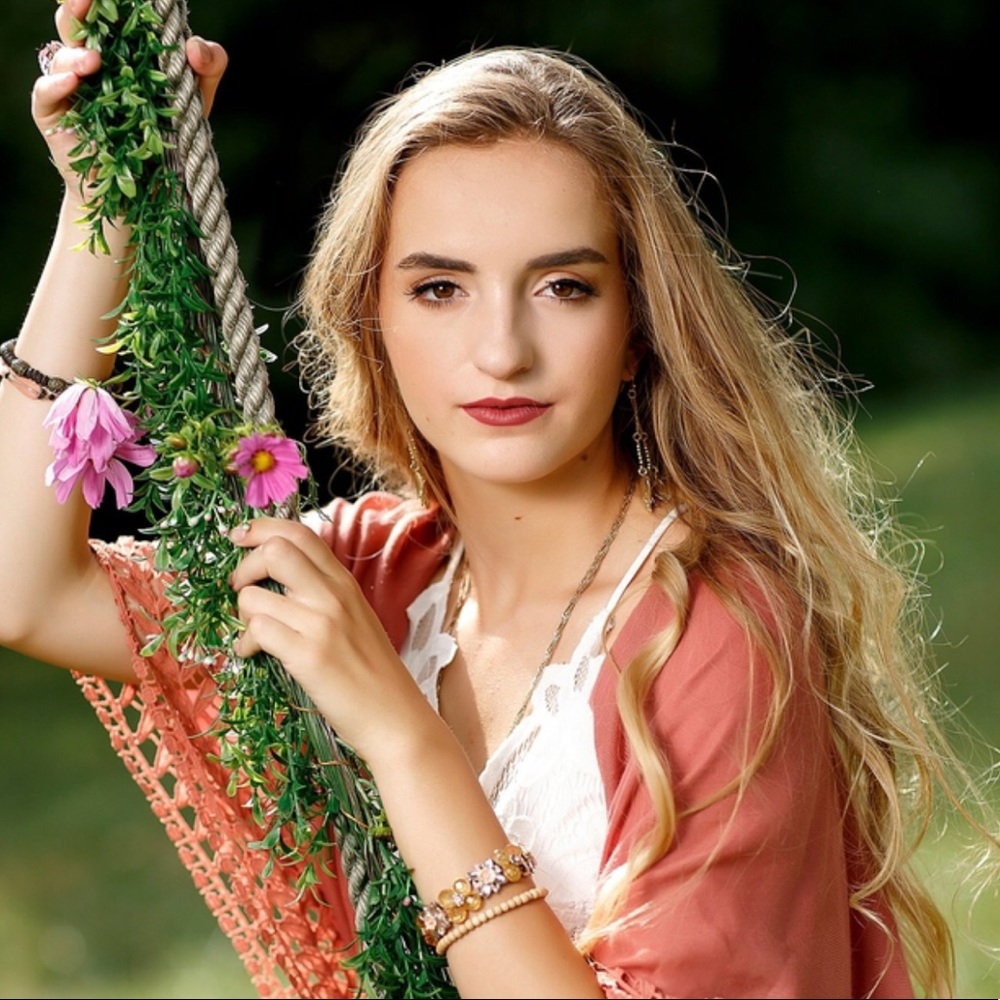 Meet your Posher, Emma